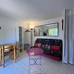 Studio Proche Plage Avec Terrasse Et Piscine A Saint-Cyprien - Fr-1-106-64