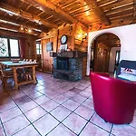 Appartement Renove Dans Chalet Savoyard - Proche Des Pistes, Balcon, Animaux Admis - Fr-1-502-355