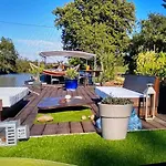 Chambre D'Hote Insolite Sur Une Peniche