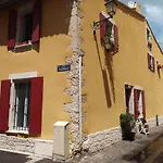 A La Venise Provencale