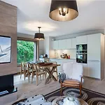 Charmant Appartement A Rochebrune Avec Jardin Pour 6 Personnes - Acces Piscine, Salle De Sport, Sauna - Fr-1-569-24