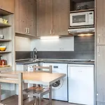 Superbe Studio Renove Avec Balcon, Au Pied Des Pistes, En Plein Coeur De Val-D'Isere - Fr-1-694-299