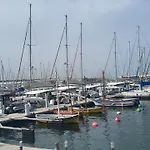 Adorable Petit Appartement Avec Magnifique Vue Sur Le Port De Canet