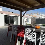 Maison En Bord De Mer A Noirmoutier : 3 Chambres, Jardin Clos, Internet, Parking, Plage A 250M - Fr-1-224B-646