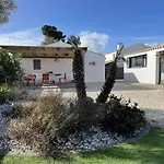 Maison En Bord De Mer A Noirmoutier : 3 Chambres, Jardin Clos, Internet, Parking, Plage A 250M - Fr-1-224B-646