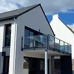 Appartement Avec Terrasse Vue Mer, Parking Prive
