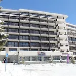 Appartement Lumineux Au Pied Des Pistes Avec Piscine, Parking, Spa Et Grande Terrasse - Fr-1-425-18