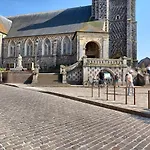 A Cote De La Mer