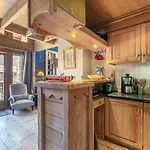 Appartement Elegant Avec Cheminee Et Balcon, Aux Pieds Des Pistes Et Au Coeur De Val-D'Isere - Fr-1-694-138