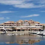 Agreable Logement Sur La Marina