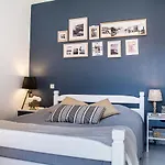 Gite Classe 3 Etoiles Dans Residence Standing Avec - Piscine Clim Parking Wifi Pret Velos - Menage Et Linge Non Inclus