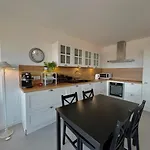 Appartement T2 Cabine Avec Parking Securise A 200M De La Plage - Fr-1-388-178