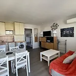 Les Cigales De Mer Studio Cabine Idealement Place Proche De La Plage