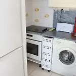 Appt 2P Cabine, 6 Couchages Avec Piscine Et Parking A Gruissan, Pres Plage Et Port - Fr-1-229-868