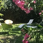 Villa Calme Grand Jardin Bord De Mer. Parking
