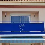 Palmier Bleu Front De Mer