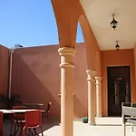 Chambre Ifrane, Riad 7 Au Village Naturiste Couple Only