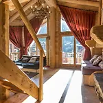 Appartement De Charme Avec Cheminee Et Grande Mezzanine A Val-D'Isere - Fr-1-694-189