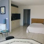 Studio 44, Heliopolis E Au Village Naturiste