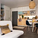 Jolis Appartements A 2 Pas Du Vieux Port Dans Immeuble Avec Gardien