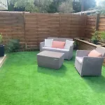 Appartement Avec Jardin Fleuri