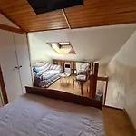 Maison En Bord D'Etang