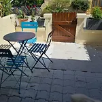 Maison En Bord D'Etang