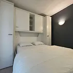 Studio Cosy A La Rochelle Avec Terrasse, Piscine Et Parking Prive - Fr-1-246-121