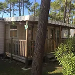 Plage De Contis, Camping Siblu 3*, Parc Aquatique, Piscines Chauffees.
