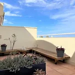 Appartement 2 Pieces Avec Terrasse Et Vue Mer A 50M De La Plage - Fr-1-229C-84