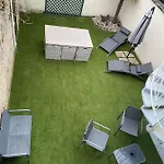 Anselme, F2 Duplex Avec Cour Commune Et Proche De La Mer ,2