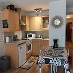 Studio Capacite 2 Personnes Quartier Corniche A Quelques Pas Des Plages Et Petit Centre Ville