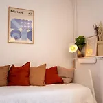 Appartement Tout Equipe Au Coeur Du Vieux Port St Victor