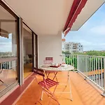 Sixties 64 2 Bedrooms Apartment With A Balcony And Parking In Biarritz