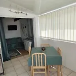 Bel Appartement 200M De La Plage