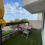 Appartement Cosy Avec Terrasse Et Piscine, Plage Et Port A Proximite - Fr-1-246-571