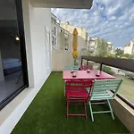 Appartement Cosy Avec Terrasse Et Piscine, Plage Et Port A Proximite - Fr-1-246-571