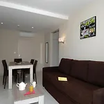 Tidy Apartment Near The Beach In A Lively Seaside Resort