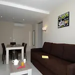 Tidy Apartment Near The Beach In A Lively Seaside Resort
