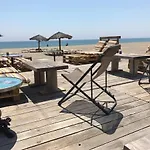 Studio Cabine 4 Pers Avec Terrasse, Face Mer, Acces Direct Plage, Proche Commerces Et Parc Aqualand - Fr-1-81-600