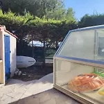 Joli Haut De Villa A Deux Pas De La Mer Et Piscine