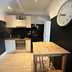 Studio Cosy Avec Mezzanine En Plein Coeur De Biarritz, A 2 Pas De La Plage - Fr-1-239-995