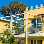 Nice Apartment With See View In The Var-Provence