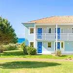 Central Apartment Near The Beach