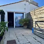 Maison De Village A St-Pierre-D'Oleron - 2 Pieces, 3 Couchages, Centre, Proche Commerces Et Pistes Cyclables - Fr-1-246A-270