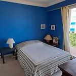 Spacious Bright Nest With Balcony Facing The Sea