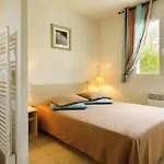 Cozy Holiday Home Near The Bay Of Douarnenez