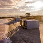 Cabane Cassiopee Aigues- Mortes