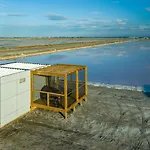 Cabane Naos Aigues- Mortes