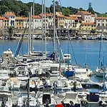 Appartement Calme Et Idealement Situe